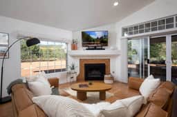 Red Rock Views, Hot Tub & Backyard Trails - Image 2