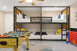 Family Home: Pool, Hot Tub & Backyard Games - Image 4