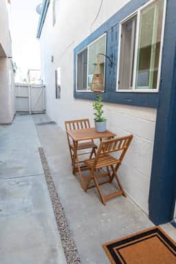 Steps from the beach! Studio Surf Extended Stay - Image 5