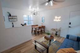 Steps from the beach! 2bd Extended Loft w/parking - Image 3