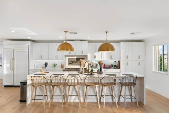 Heated Pool, Game Room & Chef's Kitchen - Image 4