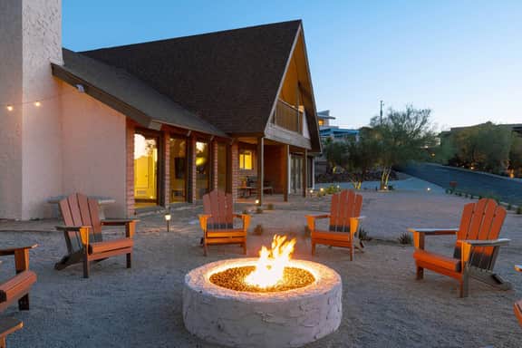 Desert Views, Hot Tub, Sauna & Cold Plunge - Image 3