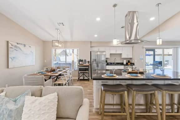 Family Home: Pool, Hot Tub & Backyard Games - Image 2
