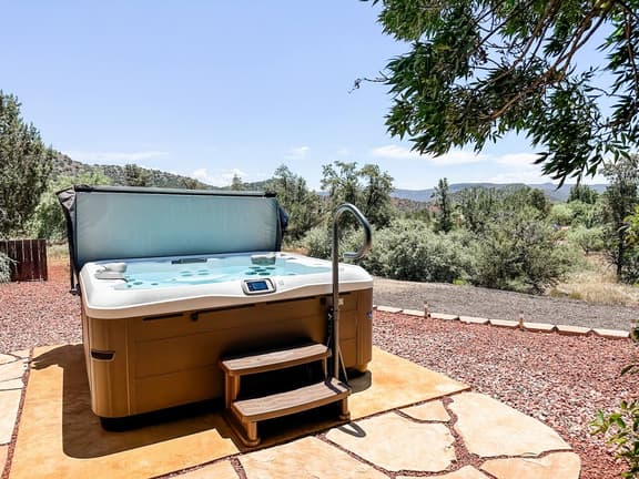 Red Rock Views, Hot Tub & Backyard Trails - Image 1