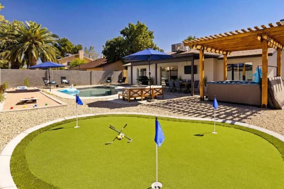 Family Home: Pool, Hot Tub & Backyard Games - Image 1