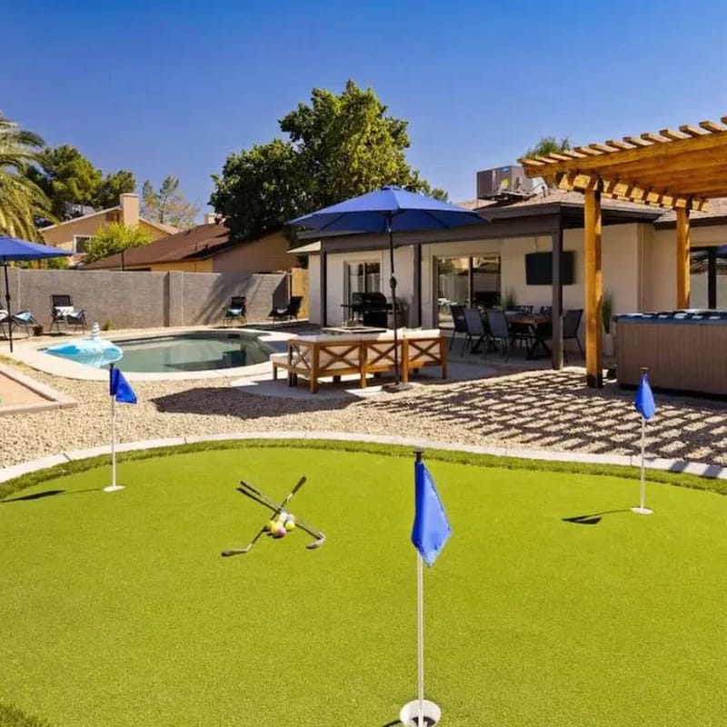 Family Home: Pool, Hot Tub & Backyard Games