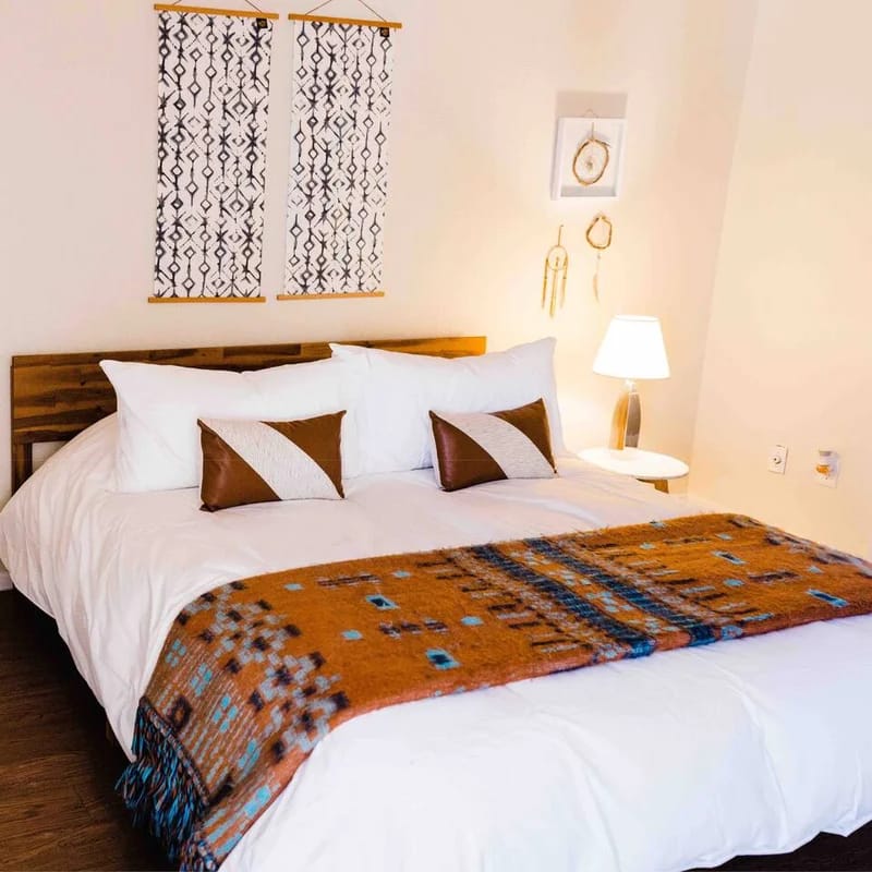 Sunlit Escape, Pool Access, Pet-Friendly